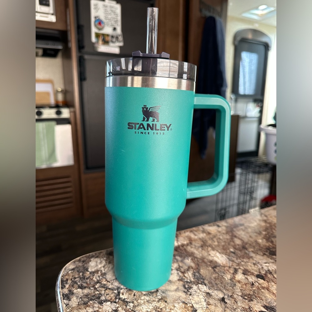 Stanley tumbler with straw